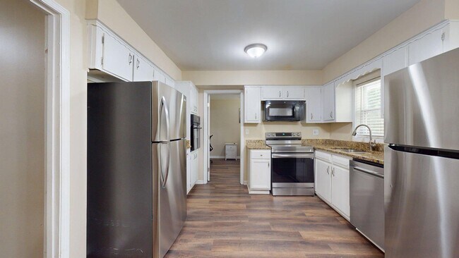 Building Photo - 2897 Leisure Woods Ln