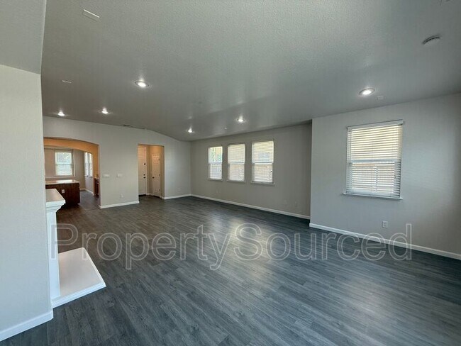 Building Photo - 617 Dody Dr