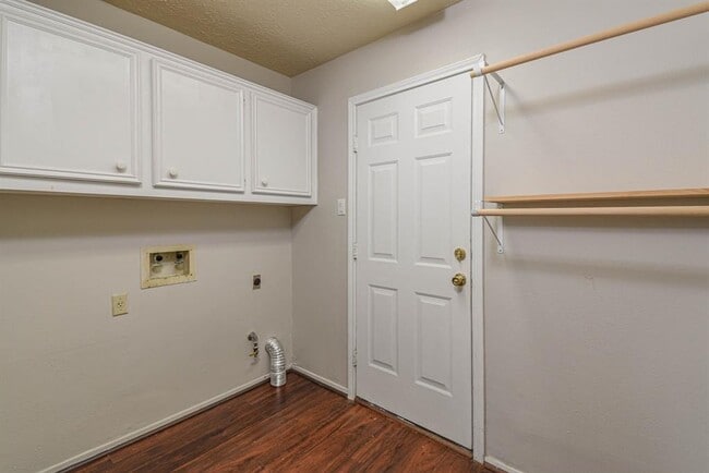 Building Photo - 15419 Swan Creek Dr
