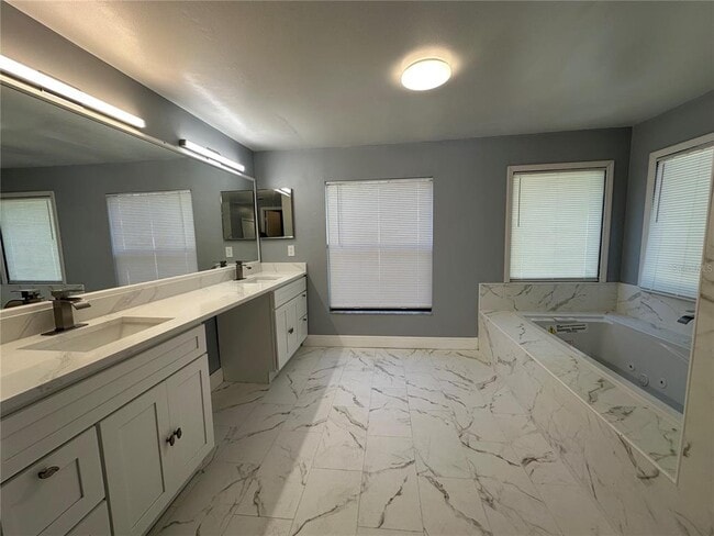 Building Photo - 7846 Snowberry Cir