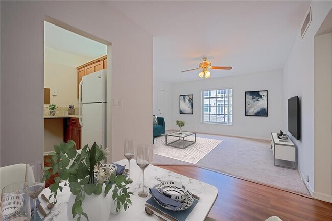 Building Photo - 2161 NE 68th St