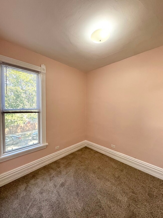 Building Photo - 4153 W Wabansia Ave