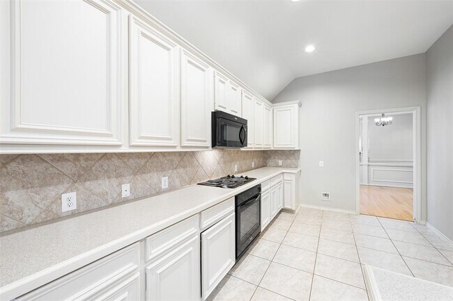 Building Photo - 21922 Rivergate Ct