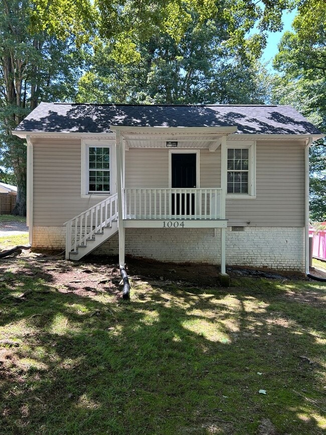 Primary Photo - 1004 Cayuga St