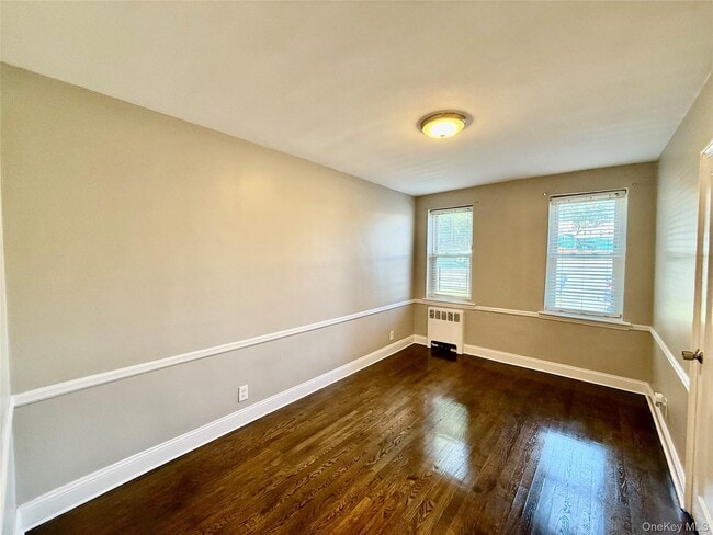 Building Photo - 1549 Central Park Ave