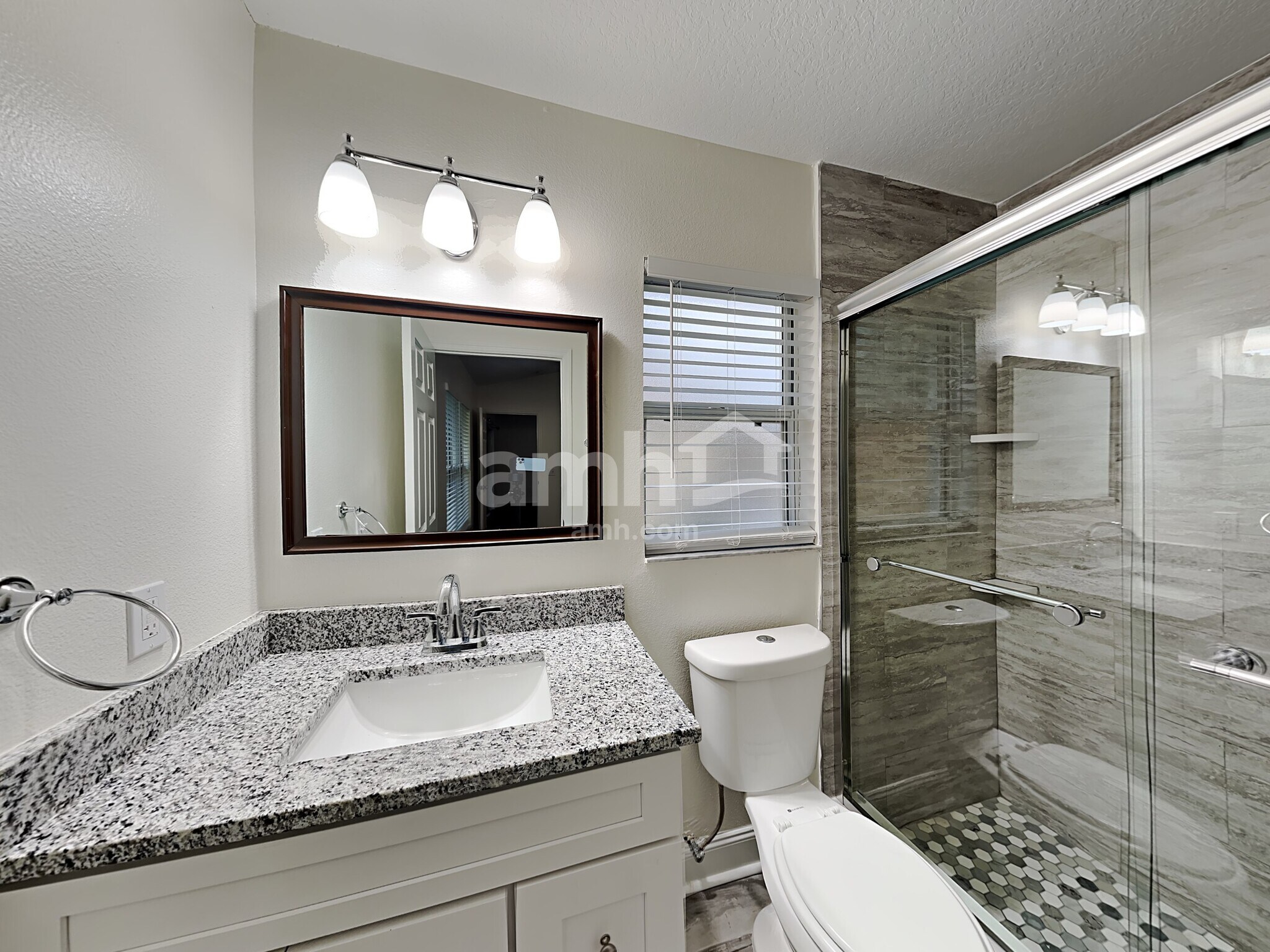 Building Photo - 3826 Bayshore Cir