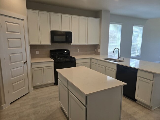 Building Photo - 333 Spruce Oak Ln