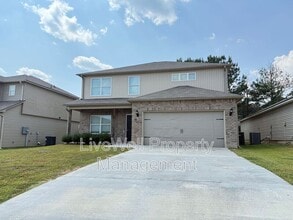 Building Photo - 380 Americana Dr