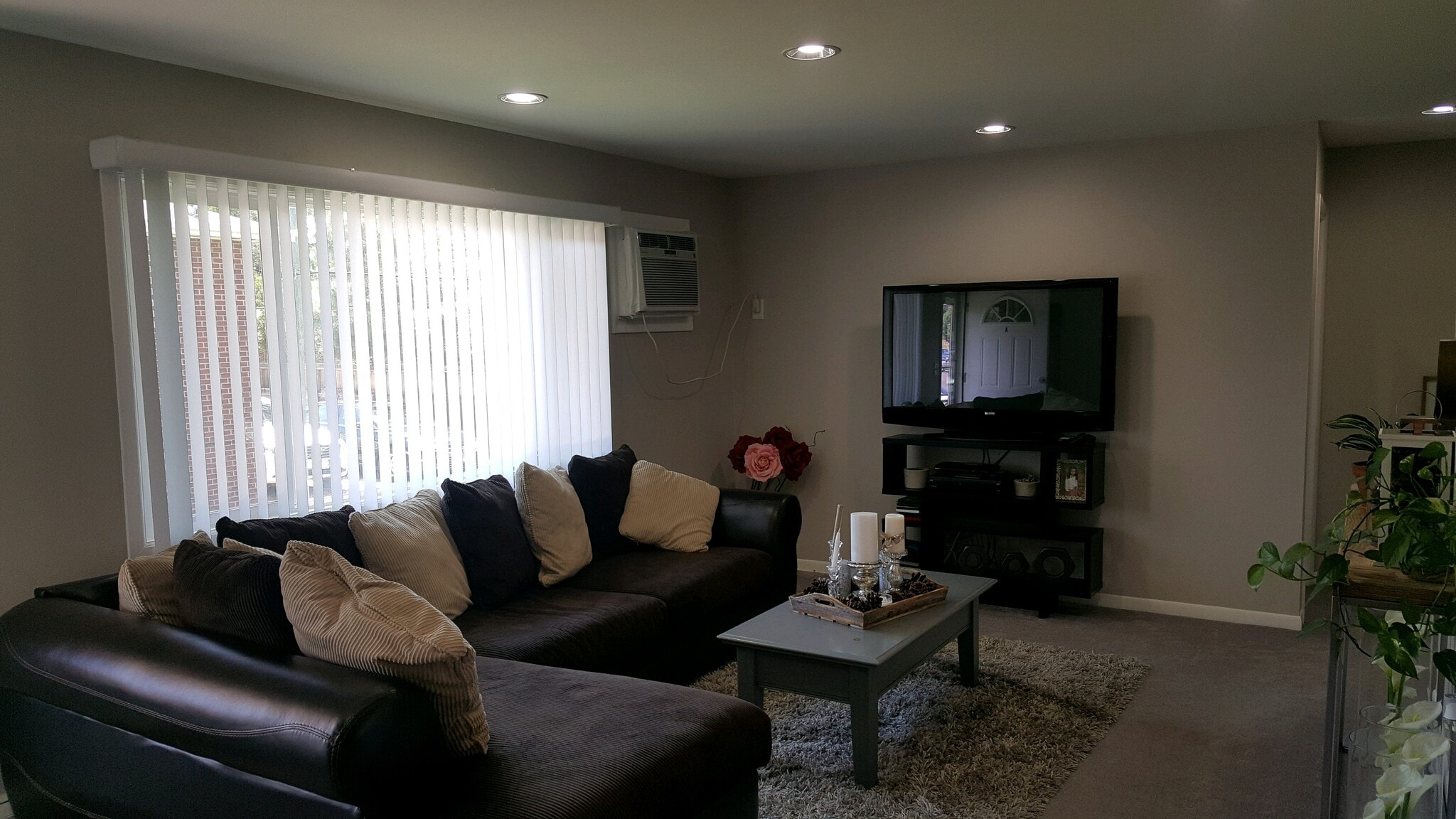 Building Photo - 133 S 18th Ave