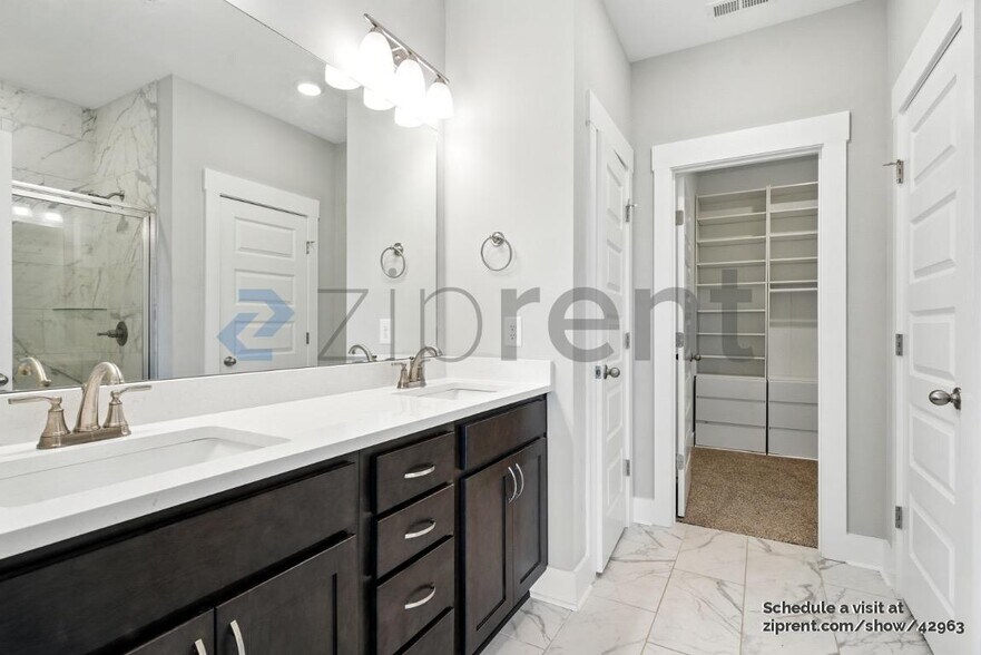 Building Photo - 203 Hudson Dr