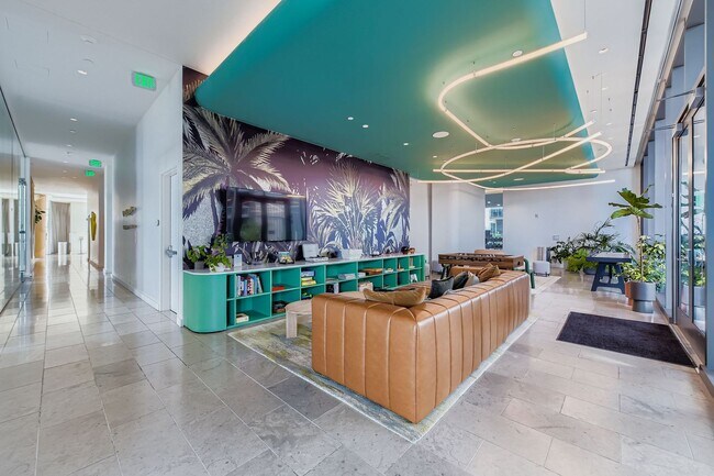 Building Photo - Gorgeous 30th Floor 2BD / 2BA Corner Sky R...