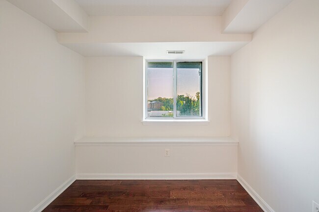 Building Photo - 2605 Douglass Pl SE