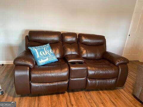 Building Photo - 8712 Lake Dr SW