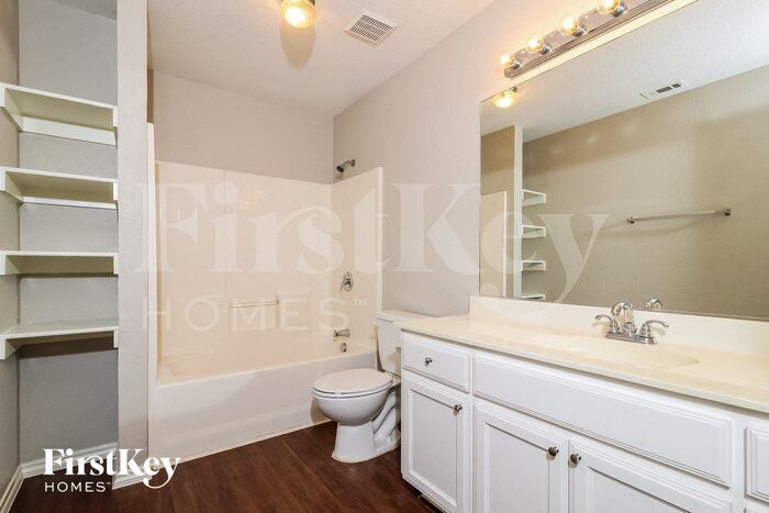 Building Photo - 2120 Haylee Dr