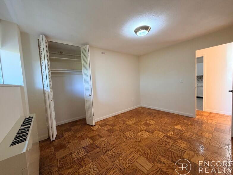 Building Photo - 80 Monmouth St