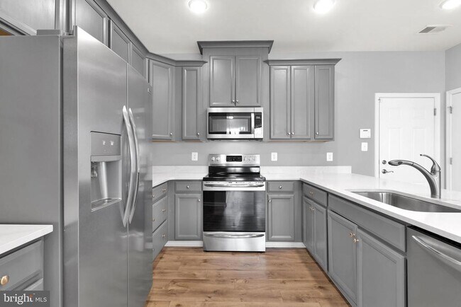 Building Photo - 9713 Glassy Creek Way