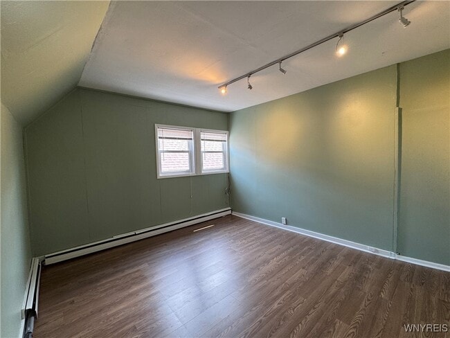 Building Photo - 548 Potomac Ave