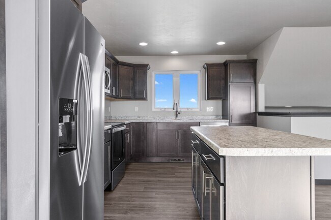 Building Photo - 3653 E Rubyred Dr