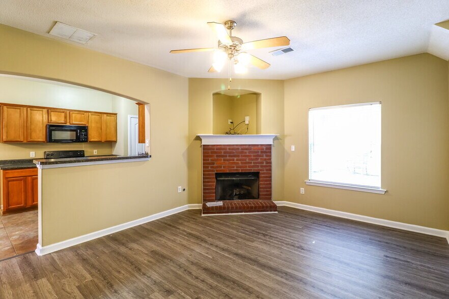 Building Photo - 10203 Sterling Ridge Dr