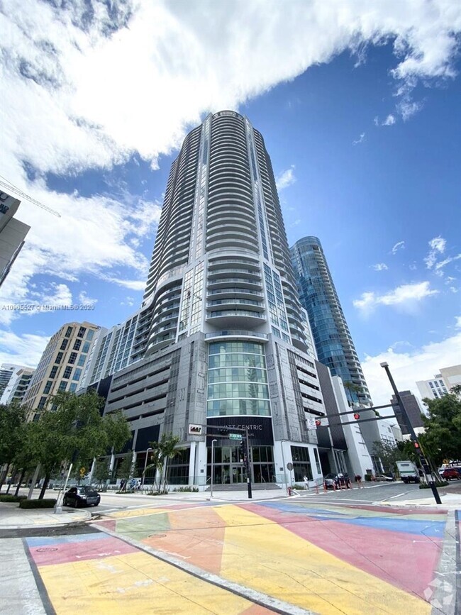 Building Photo - 100 E Las Olas Blvd