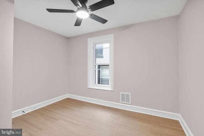 Building Photo - 4956 Baynton St