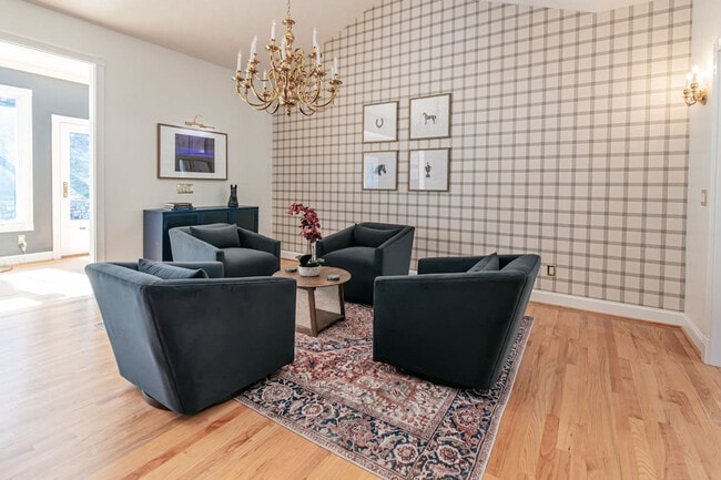 Building Photo - 33 Pinners Ln