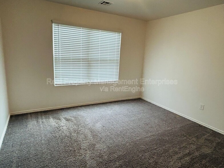 Building Photo - 11624 NW 96th St