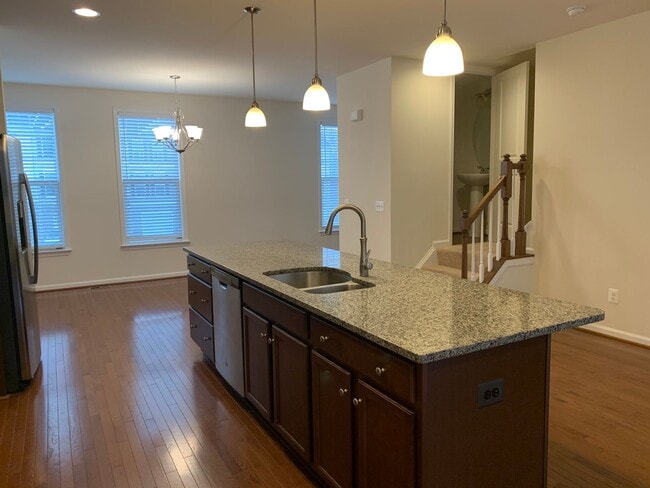 Building Photo - 116 Sequoia Dr