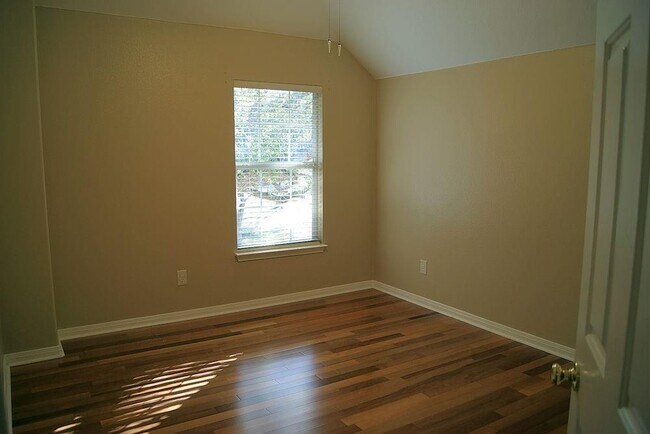 Building Photo - 3106 Scarlet Oak Cove