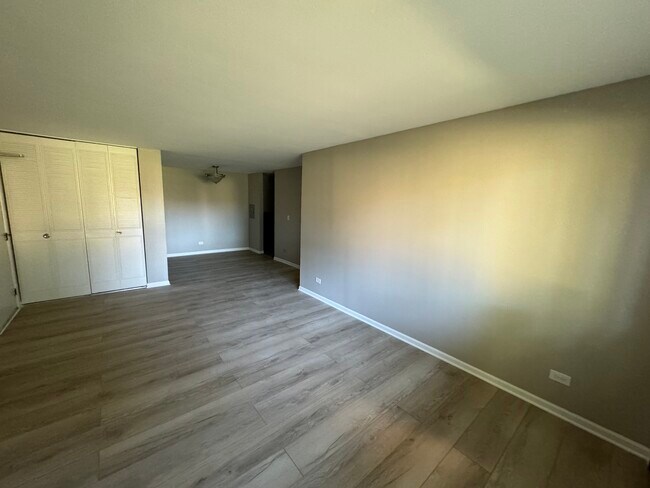 Building Photo - 1477 E Winslowe Dr