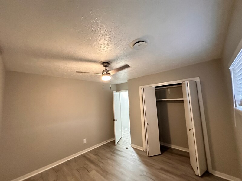 Building Photo - 121 Fern Valley Rd