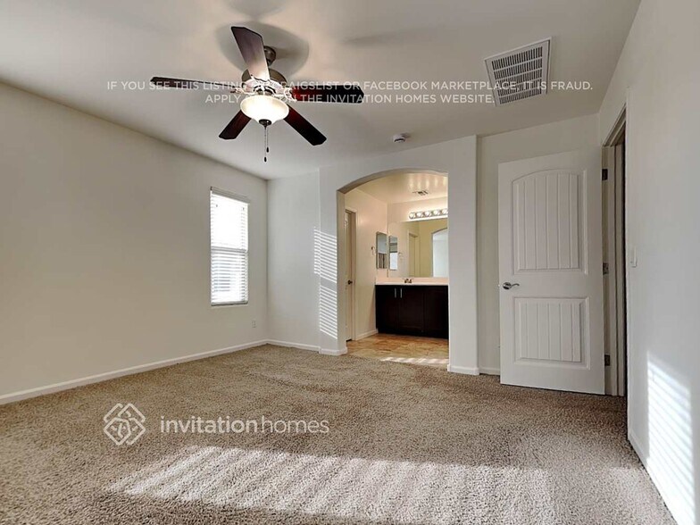 Building Photo - 1385 S Moccasin Trail
