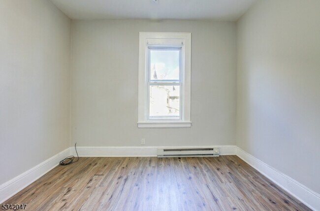 Building Photo - 108 Hilton Ave
