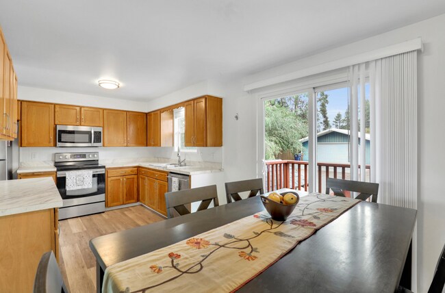 Building Photo - Charming Unfurnished Spokane Home with Large Shop in a Prime Northwest - Unfurnished