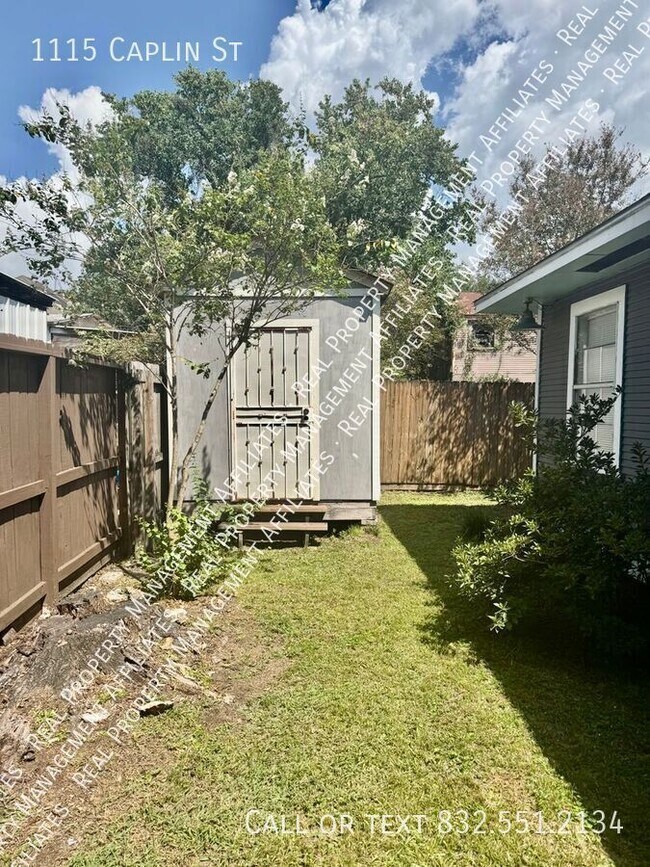 Building Photo - 1115 Caplin St