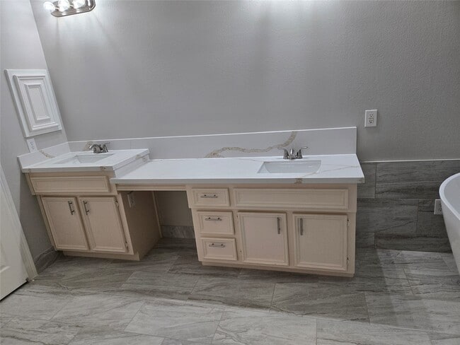 Building Photo - 3910 Champion Creek Ln