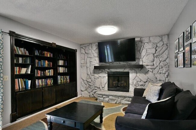 Building Photo - Prime Papillion Location Near Schools & Amenities