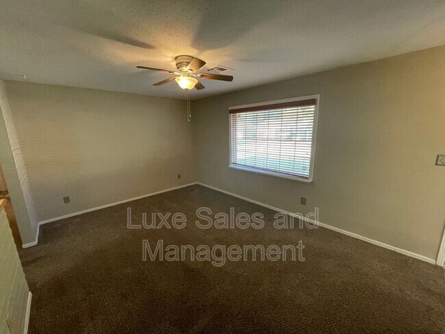 Building Photo - 1116 Harrington Dr