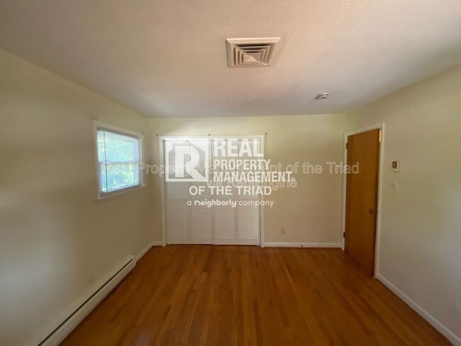 Building Photo - 926 Hilltop Blvd