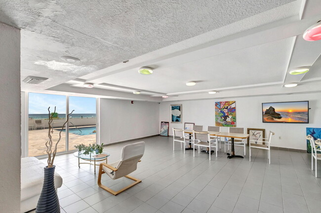 Building Photo - 401 Ocean Dr