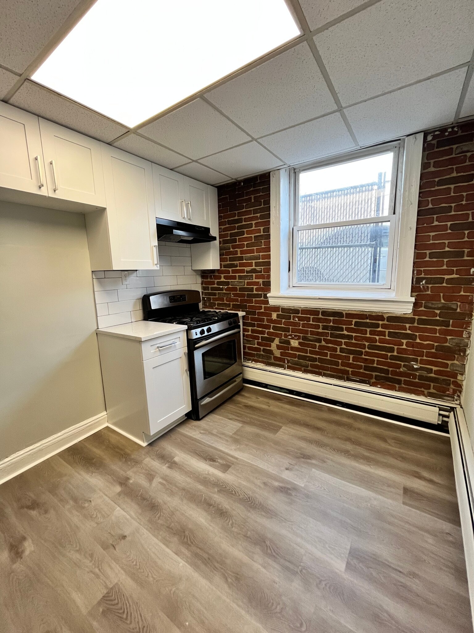 184 Garfield Ave B1 - 180 Garfield Ave