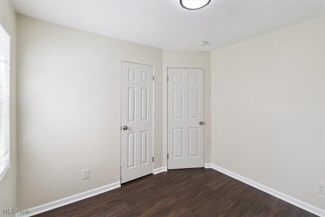 Building Photo - 443 Fairway Blvd