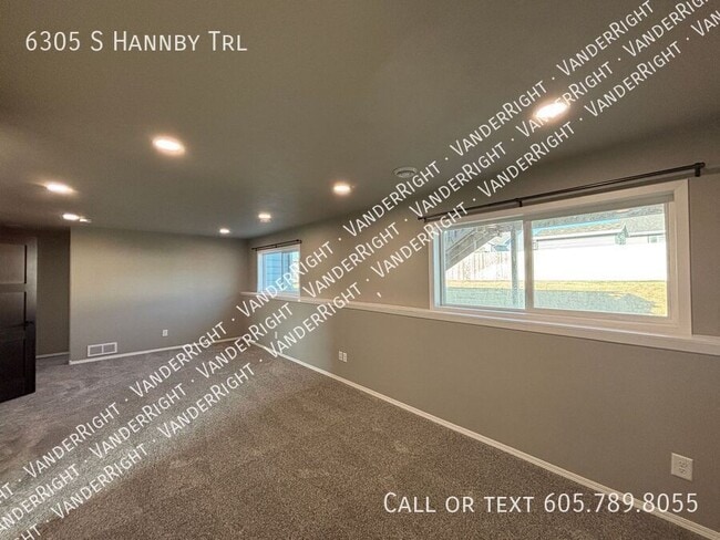 Building Photo - 6305 S Hannby Trl