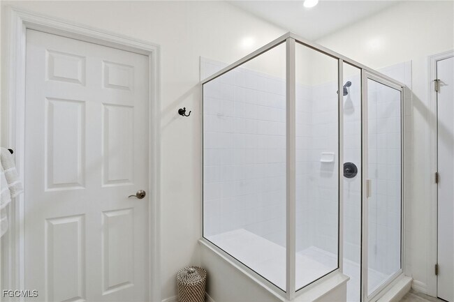 Building Photo - 11029 Mill Creek Way
