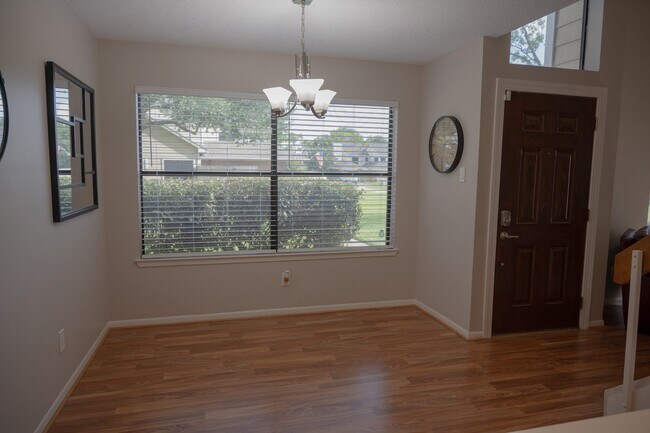 Building Photo - 1482 Gemini St
