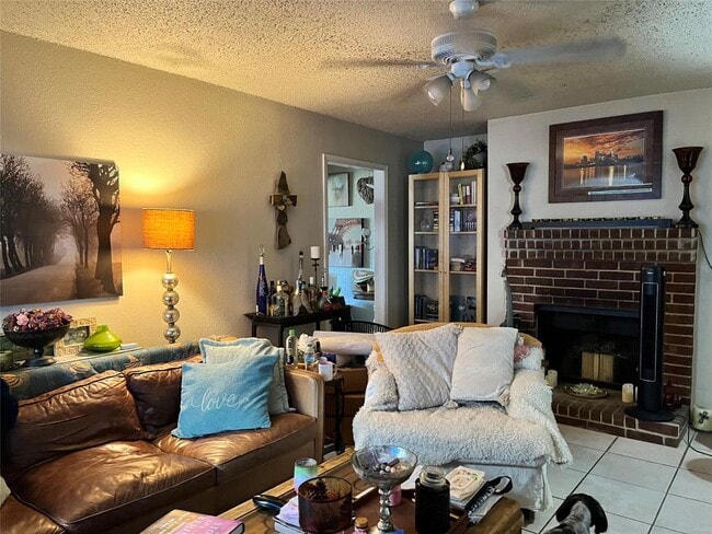 Building Photo - 13357 Water Oak Ln