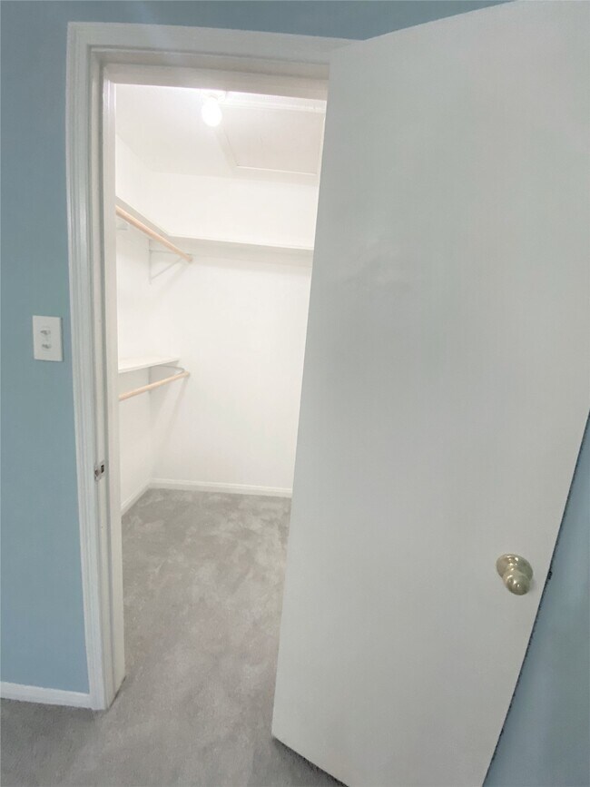 Building Photo - 5711 Sugar Hill Dr