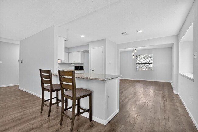 Building Photo - 7331 Misty Morning Dr