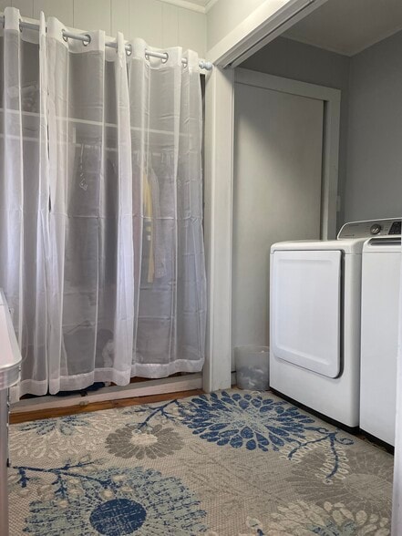 Building Photo - 20 Crescent St