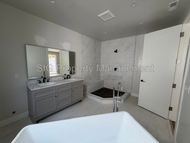Building Photo - 7420 Valaho Ln